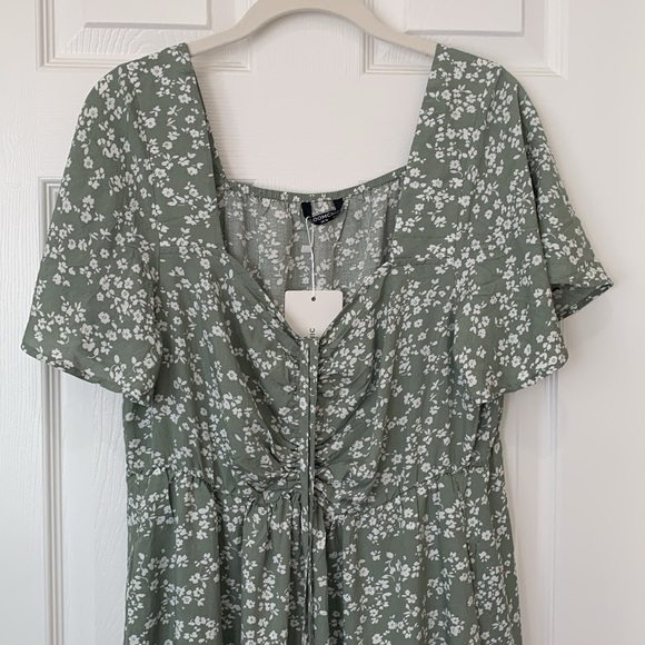 BloomChic Floral Dress - Picture 4 of 9